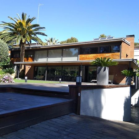 Villa Del Bosque 卡斯特尔德费尔斯 外观 照片