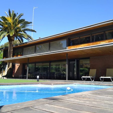 Villa Del Bosque 卡斯特尔德费尔斯 外观 照片