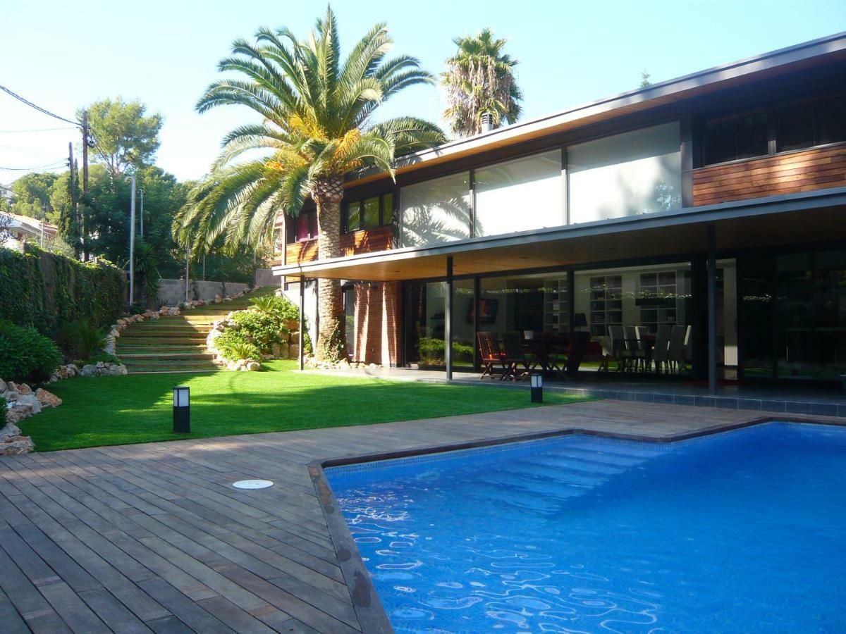 Villa Del Bosque 卡斯特尔德费尔斯 外观 照片