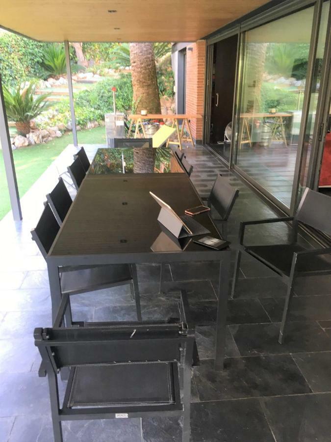 Villa Del Bosque 卡斯特尔德费尔斯 外观 照片