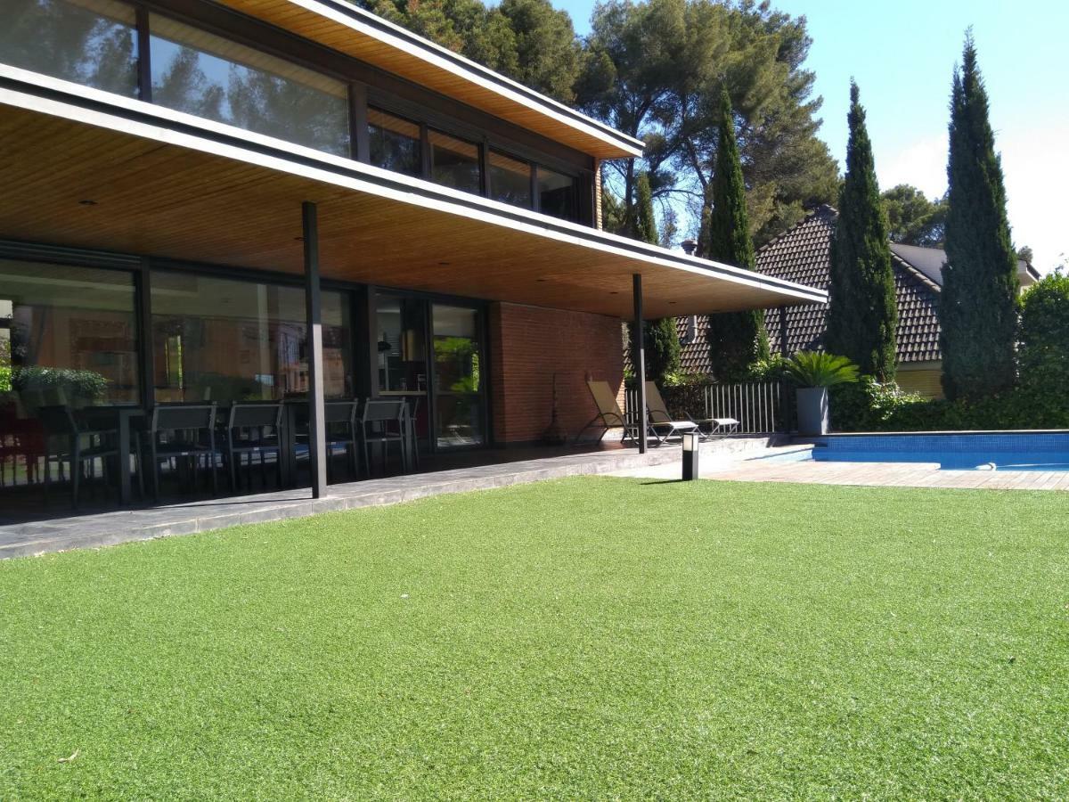 Villa Del Bosque 卡斯特尔德费尔斯 外观 照片