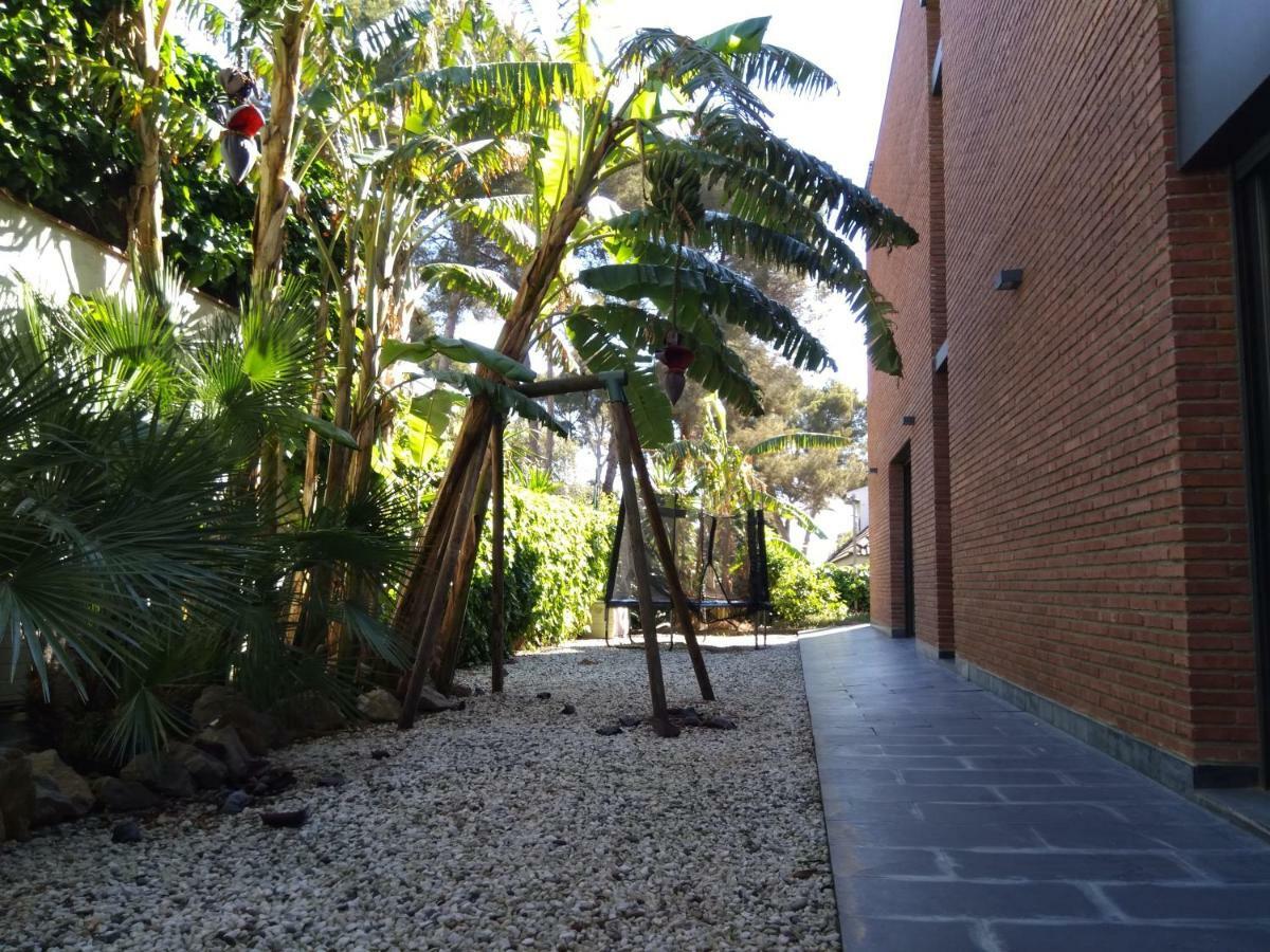 Villa Del Bosque 卡斯特尔德费尔斯 外观 照片