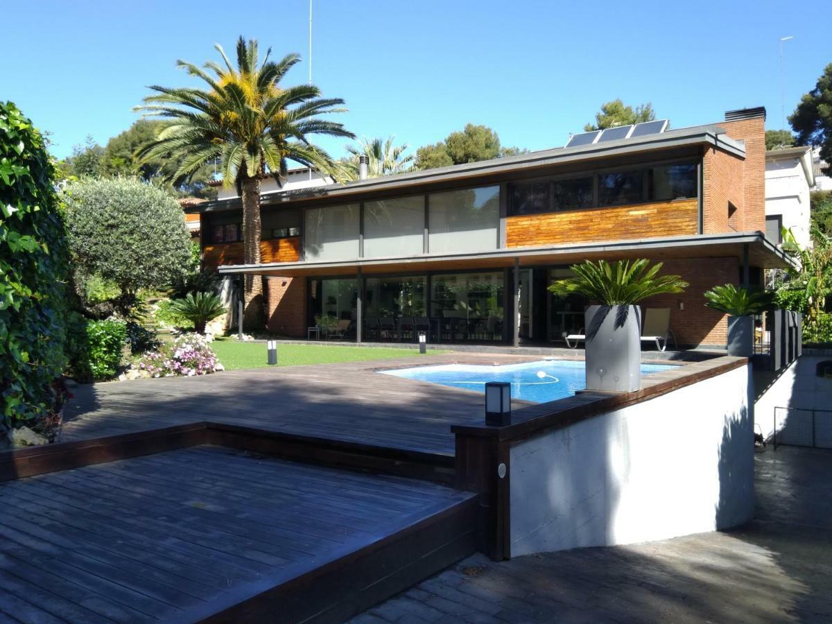 Villa Del Bosque 卡斯特尔德费尔斯 外观 照片