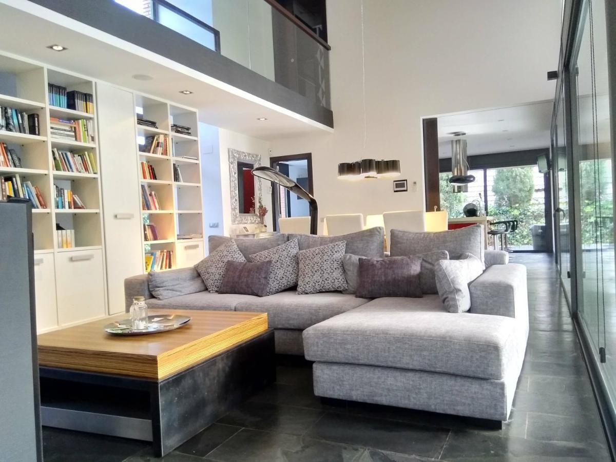 Villa Del Bosque 卡斯特尔德费尔斯 外观 照片